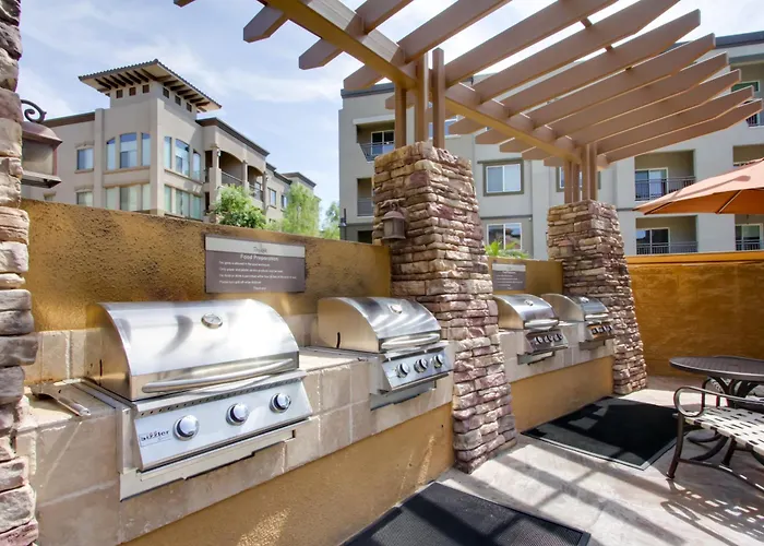 Walk To High St, Gem W/ Resort-style Perks Phoenix