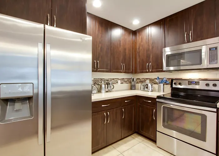 Walk To High St, Gem W/ Resort-style Perks Holiday home