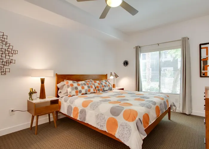 Walk To High St, Gem W/ Resort-style Perks Holiday home